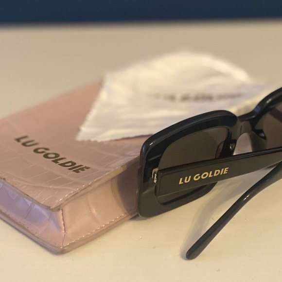 Lu Goldie Mia Sunglasses - Picture 2 of 3